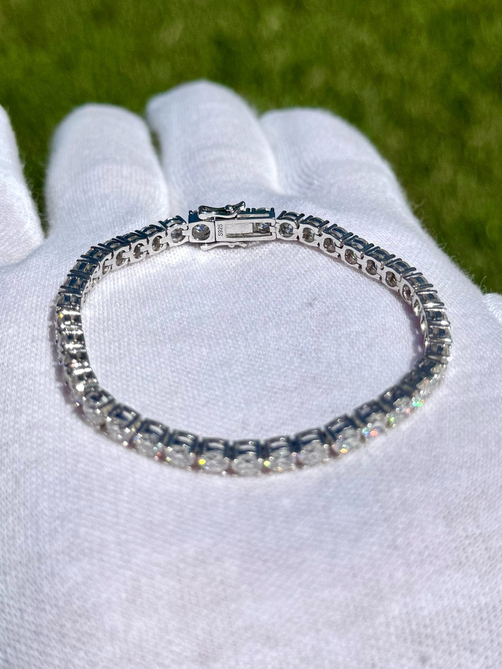 925 Silver, 12.6CTW Moissanite Tennis Bracelet - Picture 5 of 6